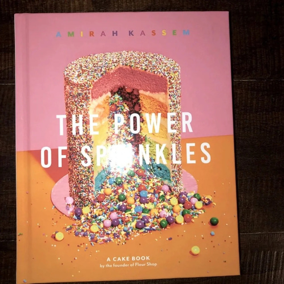 The Power of Sprinkles cake book

By Amirah Kassem 

Coffee table book - Picture 7 of 13